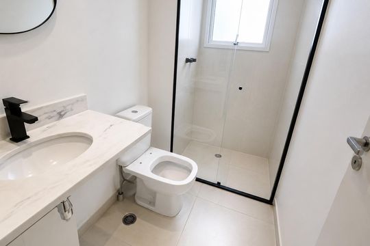 Banheiro de apartamento para alugar com 2 quartos, 54m² em Vila Oliveira, Mogi das Cruzes