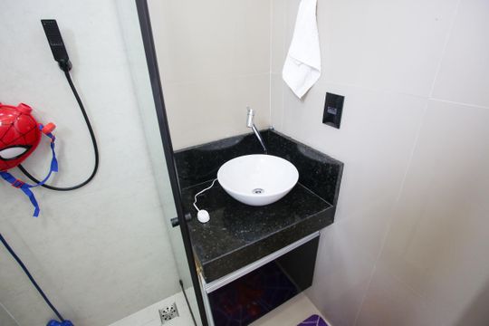 Banheiro da Suíte 2 de casa para alugar com 3 quartos, 500m² em Taquara, Rio de Janeiro