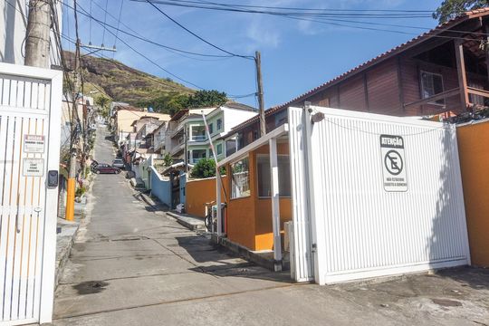 Fachada de casa para alugar com 3 quartos, 500m² em Taquara, Rio de Janeiro