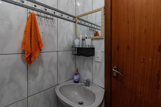 Lavabo de casa para alugar com 3 quartos, 150m² em Lapa, São Paulo