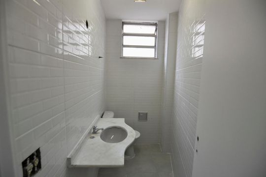 Lavabo de apartamento para alugar com 4 quartos, 100m² em Tijuca, Rio de Janeiro