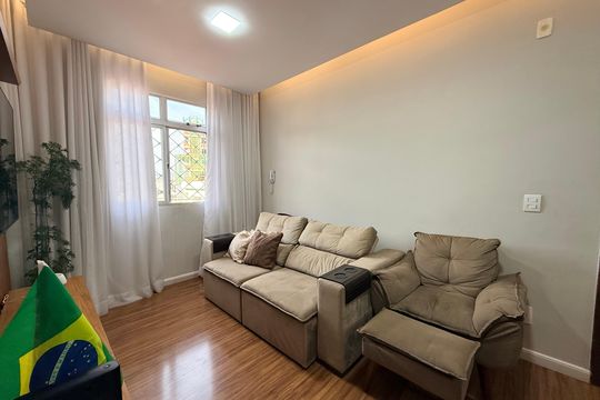 Sala de apartamento para alugar com 3 quartos, 130m² em Padre Eustáquio, Belo Horizonte