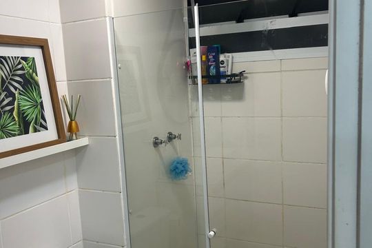 Banheiro de apartamento à venda com 2 quartos, 44m² em Curicica, Rio de Janeiro
