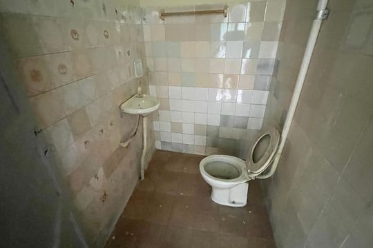 Banheiro de kitnet/studio para alugar com 1 quarto, 25m² em Vila Leopoldina, Duque de Caxias