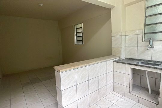 Cozinha de kitnet/studio para alugar com 1 quarto, 25m² em Vila Leopoldina, Duque de Caxias