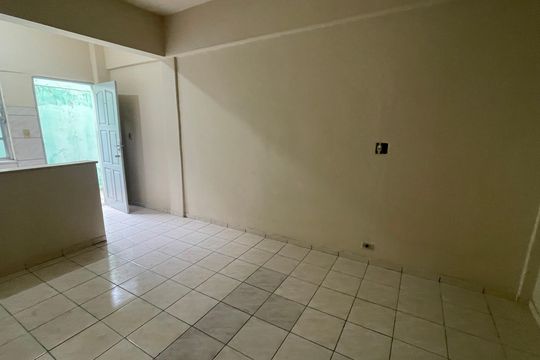 Sala de kitnet/studio para alugar com 1 quarto, 25m² em Vila Leopoldina, Duque de Caxias