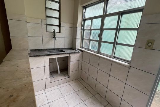 Cozinha de kitnet/studio para alugar com 1 quarto, 25m² em Vila Leopoldina, Duque de Caxias