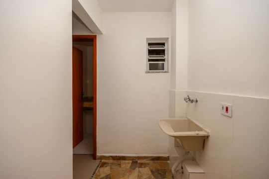 Área de Serviço de apartamento para alugar com 2 quartos, 60m² em Jardim Mangalot, São Paulo