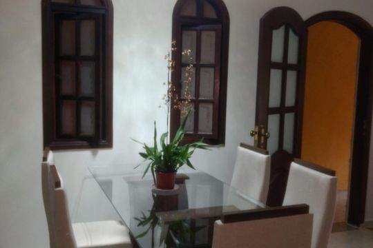 Sala de casa à venda com 3 quartos, 150m² em Jardim Santa Gertrudes, Jundiaí