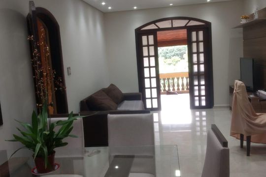 Casa à venda com 3 quartos, 150m² em Jardim Santa Gertrudes, Jundiaí