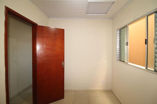 Quarto 1 de casa para alugar com 2 quartos, 45m² em Vila Barbosa, São Paulo