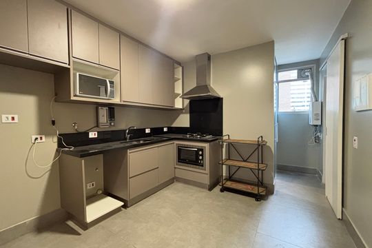 Cozinha de apartamento para alugar com 3 quartos, 98m² em Itaim Bibi, São Paulo
