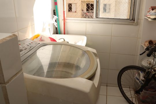 Área de serviço de apartamento para alugar com 2 quartos, 50m² em Jardim Maria Inês, Aparecida de Goiânia