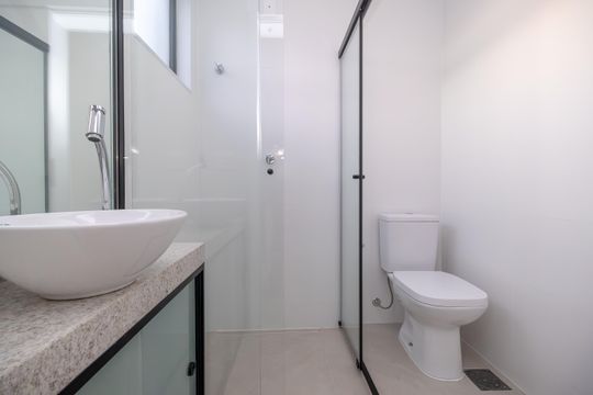 Banheiro da Suíte 2 de apartamento à venda com 2 quartos, 87m² em Sagrada Família, Belo Horizonte