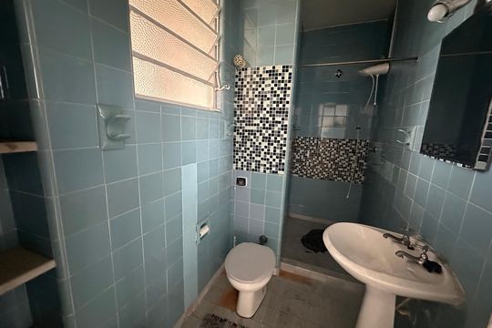 Banheiro de apartamento para alugar com 1 quarto, 78m² em Centro, São Vicente