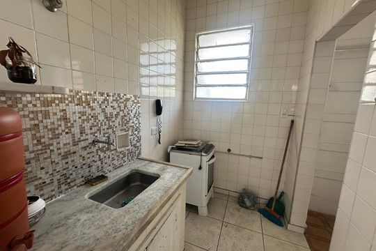 Cozinha de apartamento para alugar com 1 quarto, 78m² em Centro, São Vicente