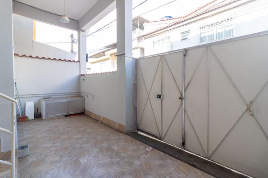 Garagem de casa para alugar com 3 quartos, 90m² em Padre Miguel, Rio de Janeiro