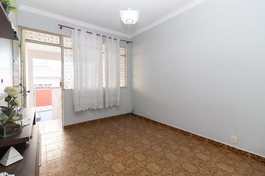 Sala de casa para alugar com 3 quartos, 90m² em Padre Miguel, Rio de Janeiro