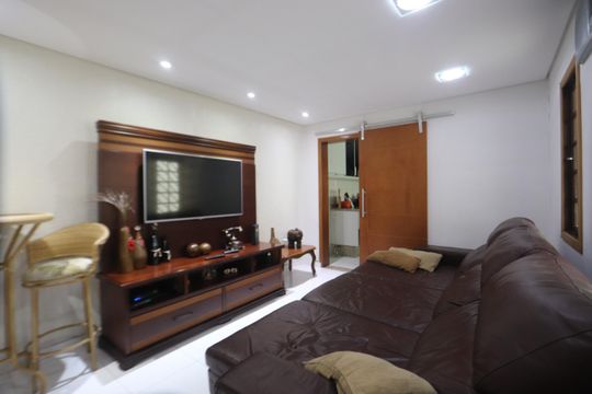 Casa à venda com 3 quartos, 175m² em Vila Antonieta, São Paulo