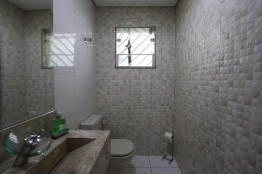 Lavabo de casa à venda com 3 quartos, 175m² em Vila Antonieta, São Paulo