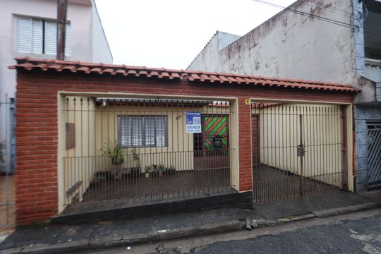 Fachada de casa à venda com 3 quartos, 175m² em Vila Antonieta, São Paulo