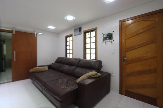 Sala de casa à venda com 3 quartos, 175m² em Vila Antonieta, São Paulo
