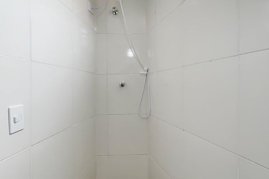 Banheiro de casa de condomínio para alugar com 1 quarto, 40m² em Jardim D’abril, Osasco