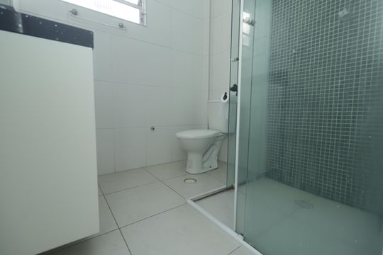 Banheiro de apartamento para alugar com 1 quarto, 49m² em Liberdade, São Paulo