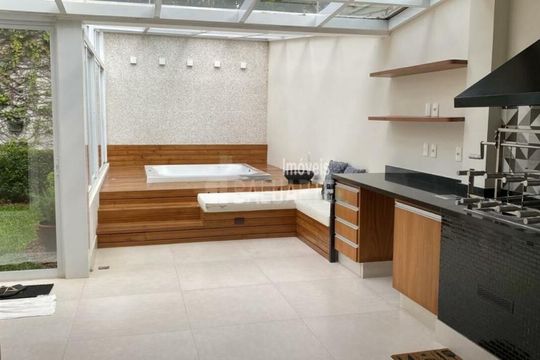 Casa à venda com 3 quartos, 338m² em Chácara Monte Alegre, São Paulo