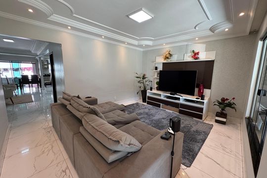 Casa à venda com 4 quartos, 560m² em Setor Habitacional Vicente Pires, Brasília