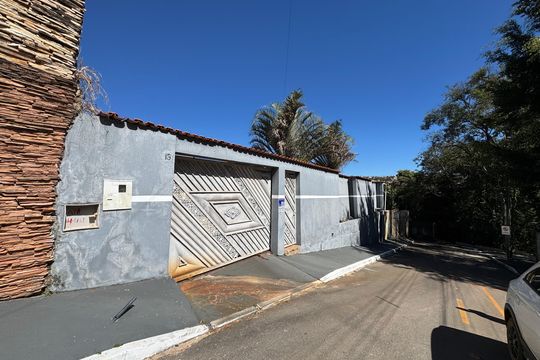 Fachada longe  de casa à venda com 4 quartos, 560m² em Setor Habitacional Vicente Pires, Brasília