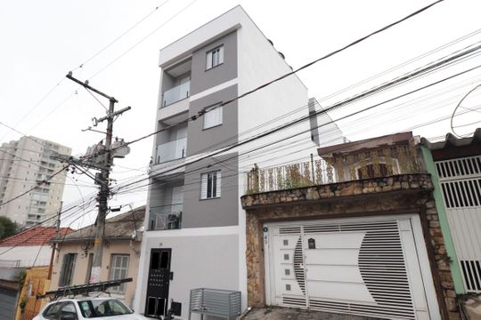 Fachada de casa para alugar com 1 quarto, 28m² em Penha de França, São Paulo