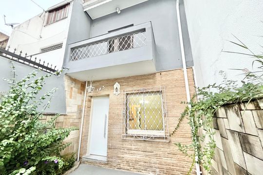 Garagem de casa à venda com 3 quartos, 140m² em Santana, São Paulo