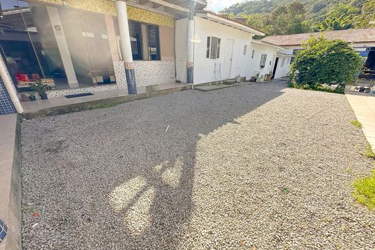 Hall de entrada de casa para alugar com 2 quartos, 96m² em Potecas, São José