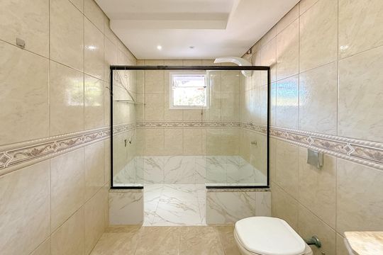 Banheiro de casa para alugar com 2 quartos, 96m² em Potecas, São José