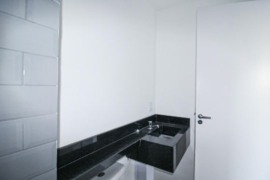 Banheiro de kitnet/studio à venda com 2 quartos, 44m² em Parque Sao Domingos, São Paulo