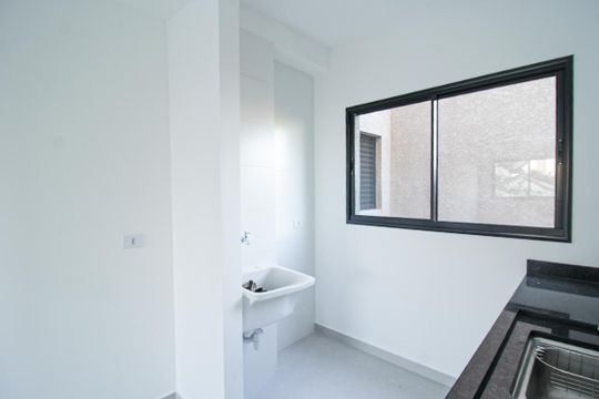 Cozinha e Área de Serviço de kitnet/studio à venda com 2 quartos, 44m² em Parque Sao Domingos, São Paulo