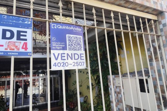 Plaquinha de casa à venda com 3 quartos, 240m² em Santo Amaro, São Paulo