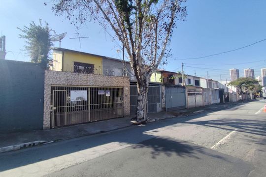 Fachada de casa à venda com 3 quartos, 240m² em Santo Amaro, São Paulo