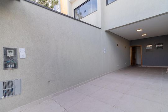 Garagem de casa à venda com 2 quartos, 120m² em Jardim Maringa, São Paulo