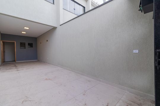 Garagem de casa à venda com 2 quartos, 120m² em Jardim Maringa, São Paulo