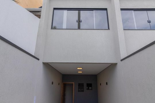 Fachada de casa à venda com 2 quartos, 120m² em Jardim Maringa, São Paulo