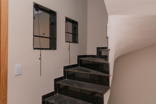 Escada de casa à venda com 2 quartos, 120m² em Vila Matilde, São Paulo