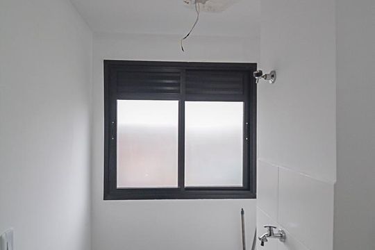 Cozinha e Área de Serviço de apartamento à venda com 2 quartos, 43m² em Jardim Silvina, São Bernardo do Campo
