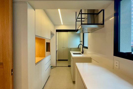 Cozinha de apartamento para alugar com 2 quartos, 105m² em Pinheiros, São Paulo