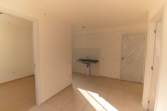 Sala de apartamento para alugar com 2 quartos, 36m² em Rio do Ouro, São Gonçalo