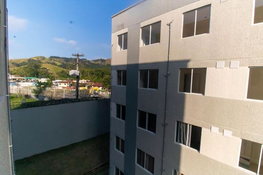 Vista do Quarto 2 de apartamento para alugar com 2 quartos, 36m² em Rio do Ouro, São Gonçalo