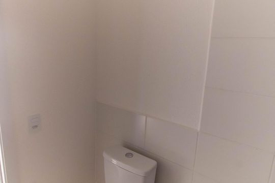 Banheiro de apartamento para alugar com 2 quartos, 36m² em Rio do Ouro, São Gonçalo