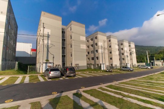 Fachada de apartamento para alugar com 2 quartos, 36m² em Rio do Ouro, São Gonçalo