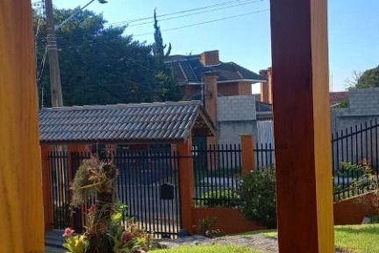 Casa à venda com 4 quartos, 178m² em Butiatuvinha, Curitiba